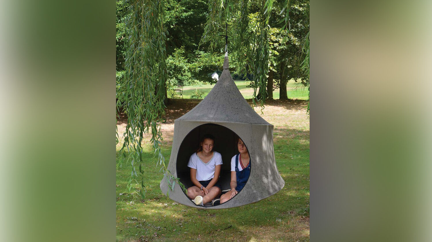 Mit dem Hängezelt Domo Olefin Single entspannen im Garten.