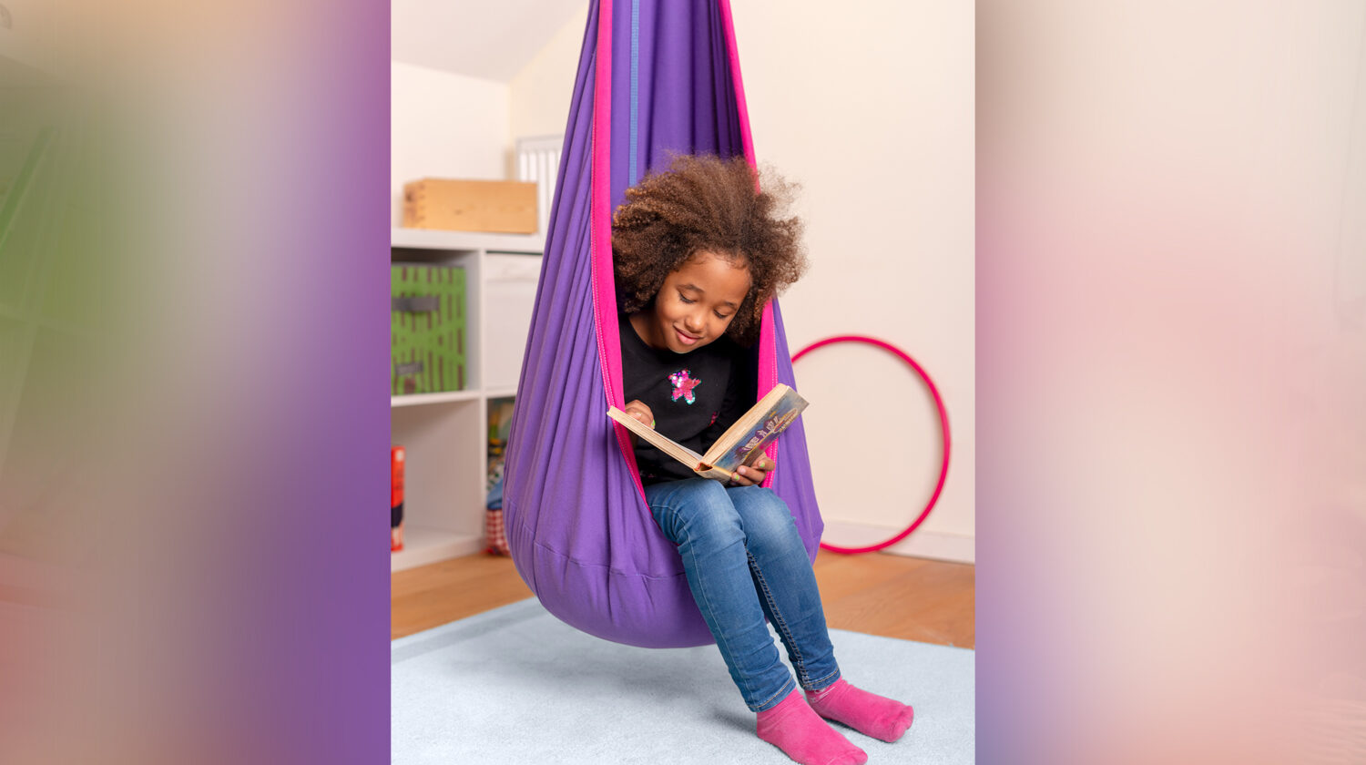 Eine Hängehöhle im Kinderzimmer ist der perfekte Ort zum Lesen